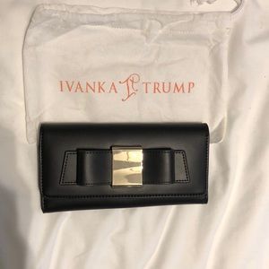 Ivanka Trump black wallet